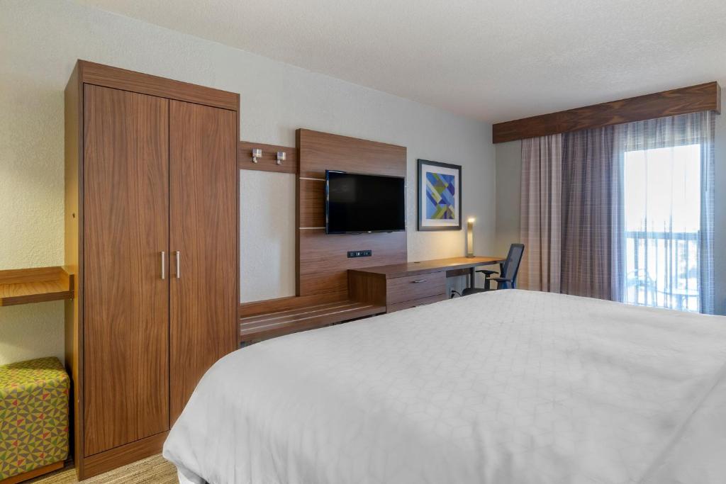 Holiday Inn Express Cape Coral-Fort Myers Area, an IHG Hotel - 
