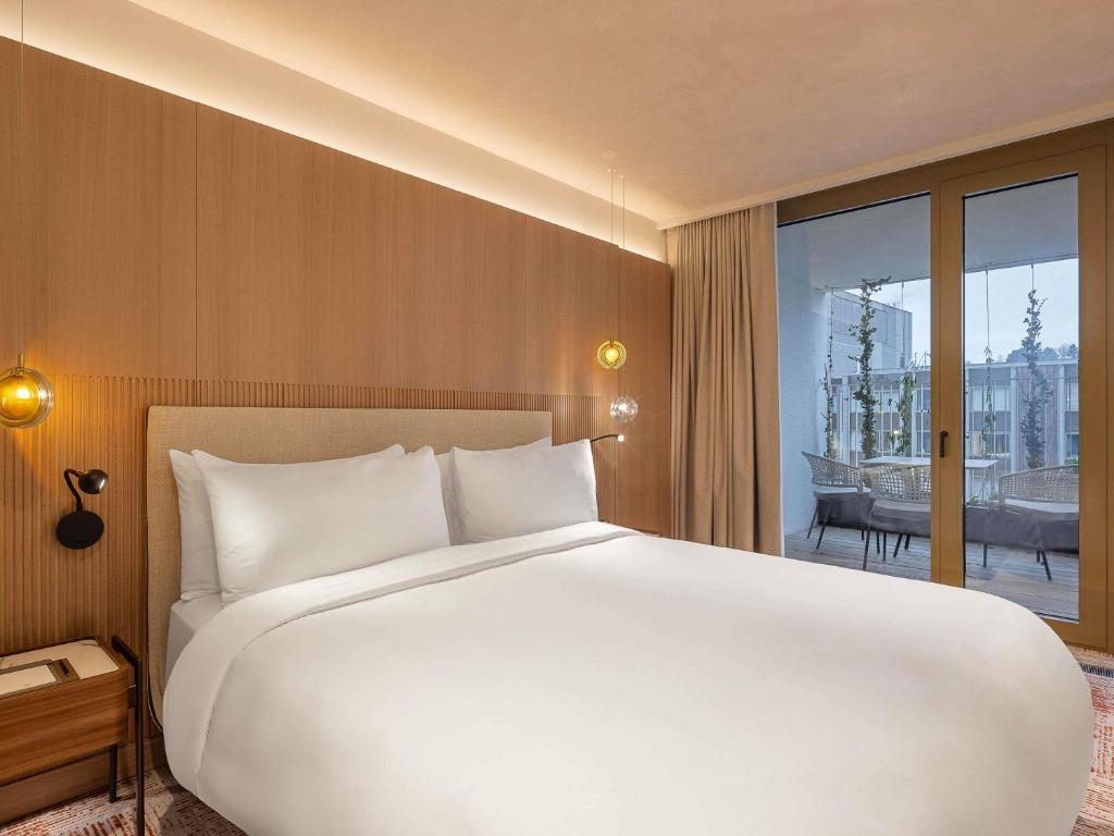 Fairmont Golden Prague photo 2