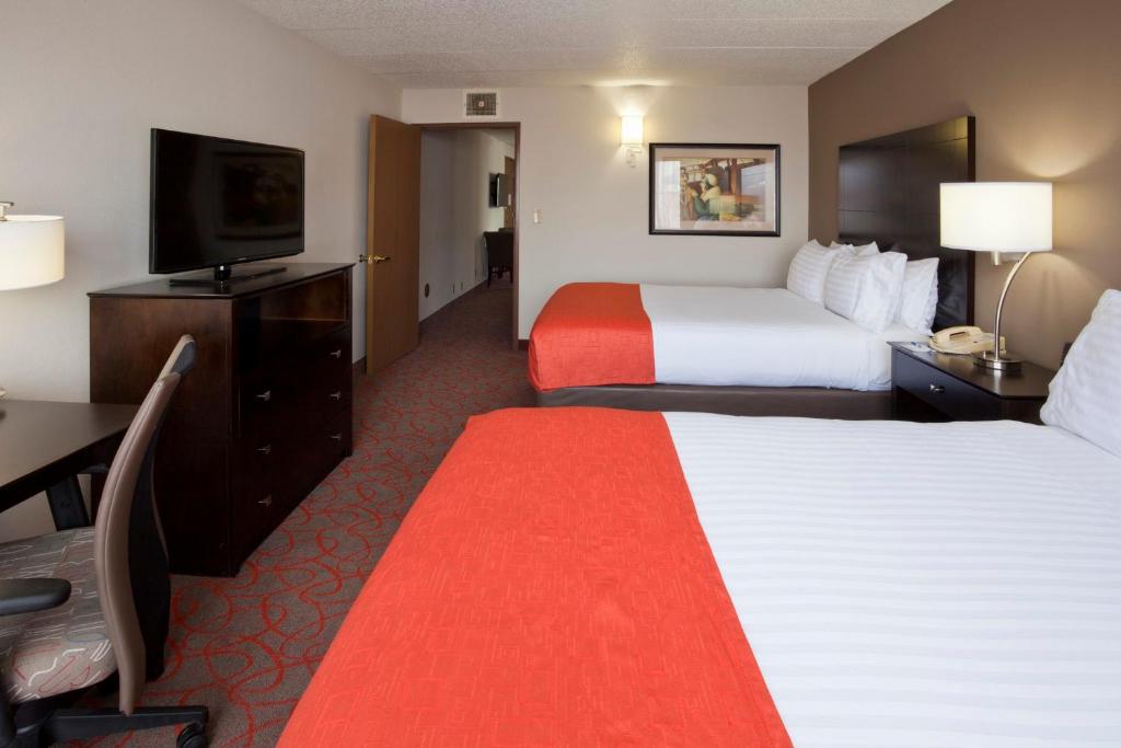 Holiday Inn Express & Suites Bloomington West, an IHG Hotel - 