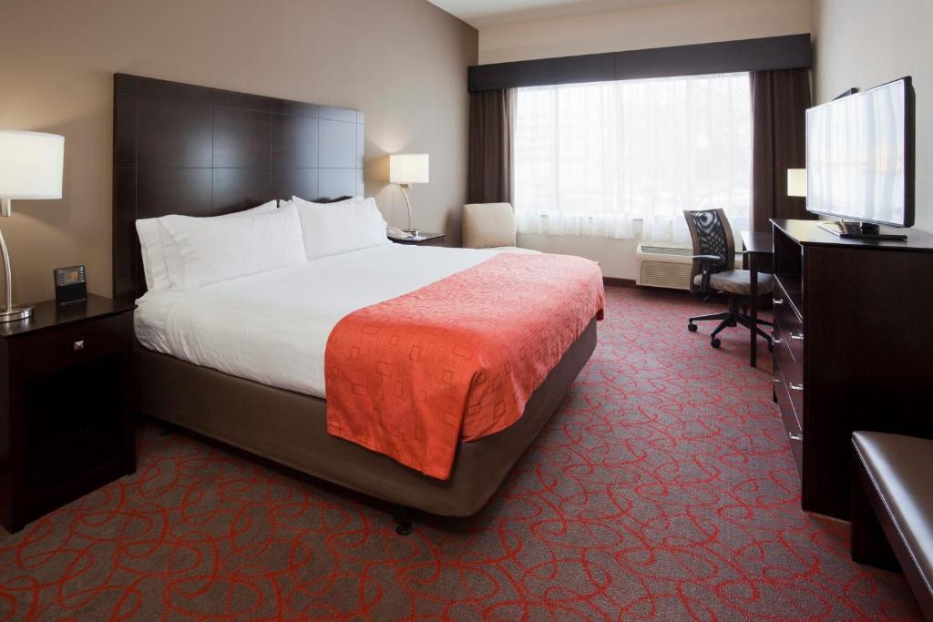Holiday Inn Express & Suites Bloomington West, an IHG Hotel - 