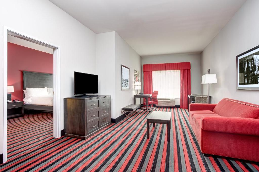 Holiday Inn Lafayette North, an IHG Hotel - 