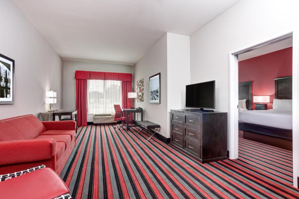 Holiday Inn Lafayette North, an IHG Hotel - 