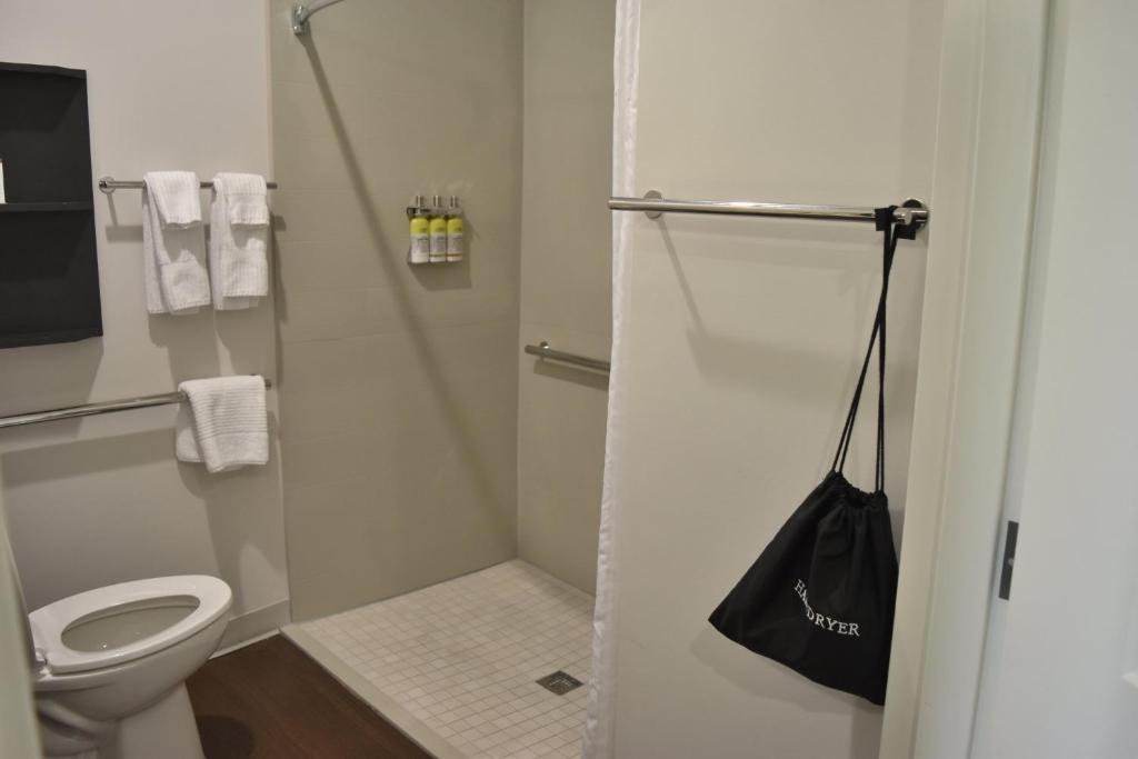 Candlewood Suites Independence, an IHG Hotel - 