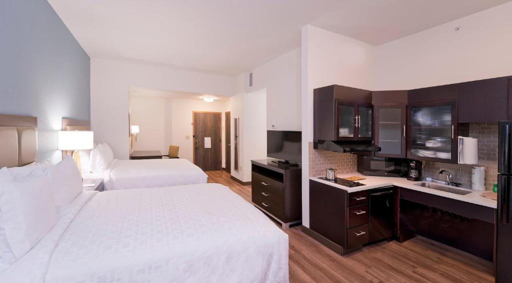 Candlewood Suites Baltimore - Inner Harbor, an IHG Hotel - 
