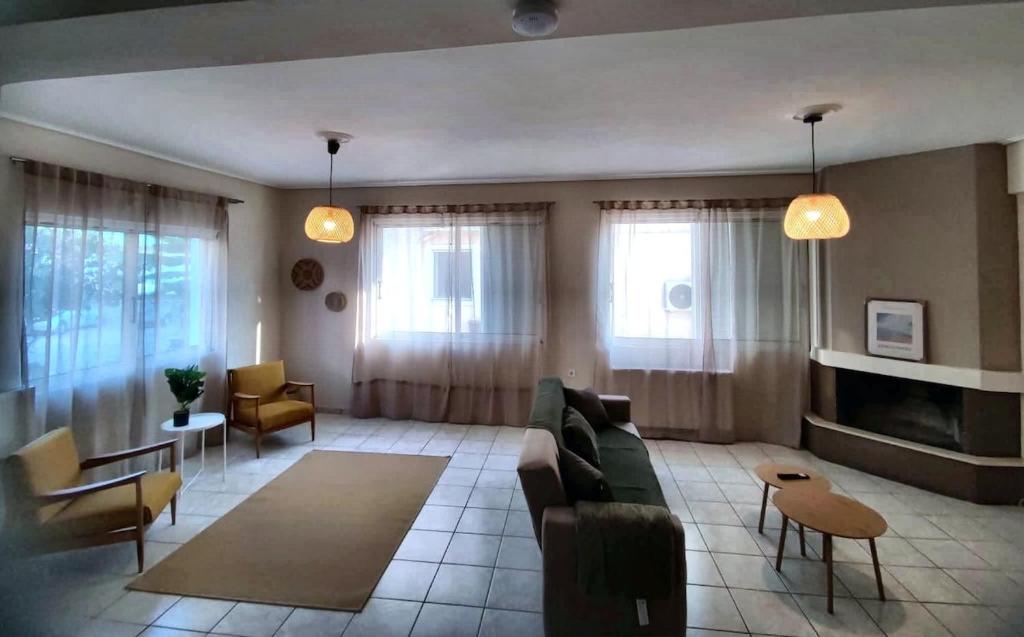 The Comfort Maisonette 2 Bedrooms and Parking