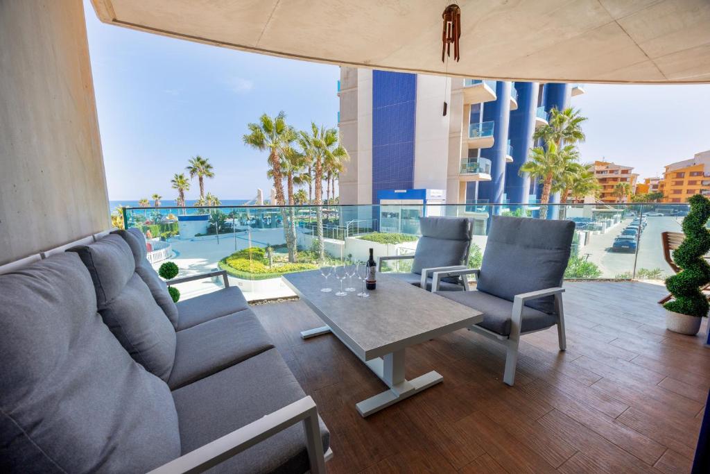 Luxury Sea View Apartment in Sea Senses by Zanis
