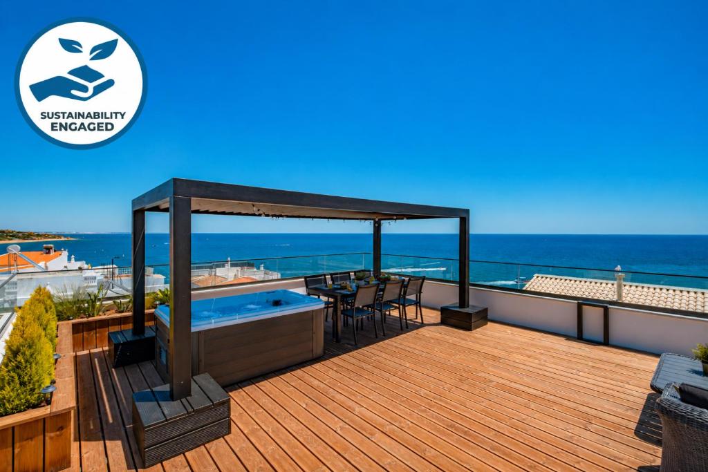 Casa Albatroz - com Rooftop e Jacuzzi em Albufeira