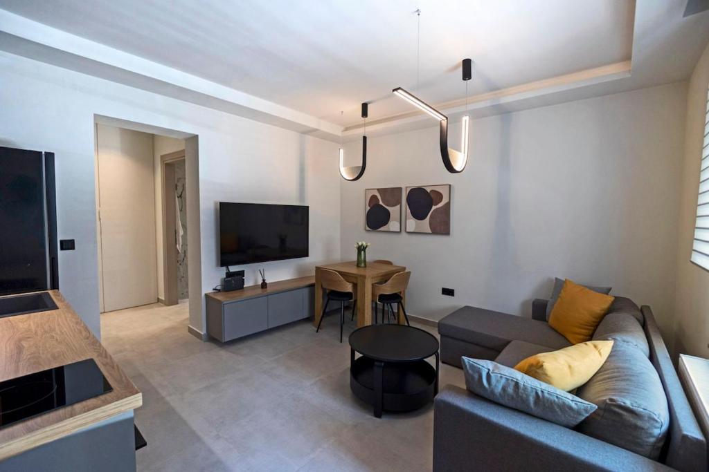 The M Point Modern Apartment in Central Volos