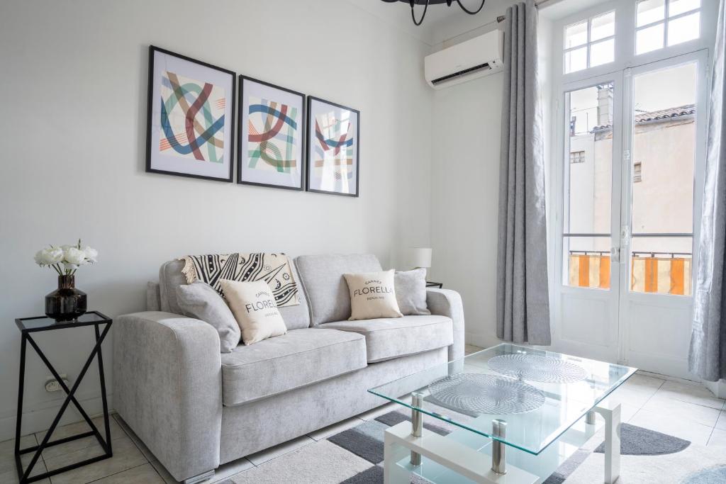 LES TOMETTES D'ANTAN avec balcon en plein Cannes