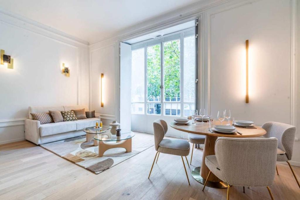 Elegant 2-room air-conditioned apartment - Paris 17