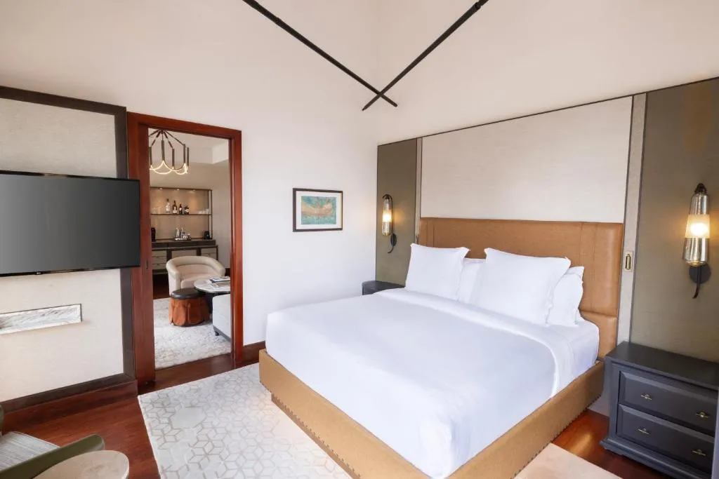 Pasha One-Bedroom King Suite