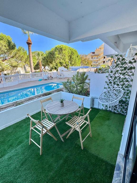 Love & Stay House - Wifi - AC - Swimming pool - By Bedzy