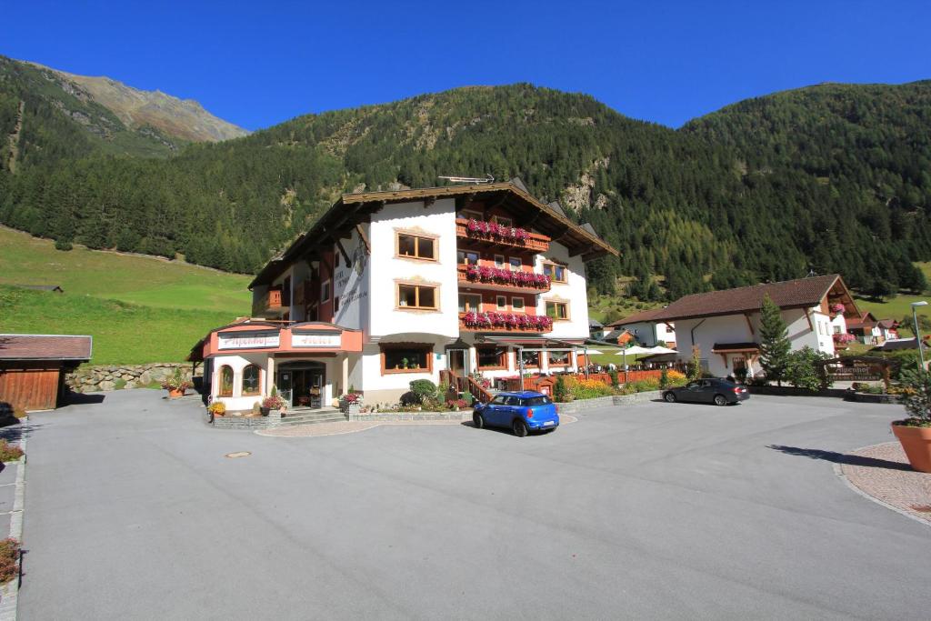 Nespecifikovaný výhled na hory nebo výhled na hory při pohledu z hotelu