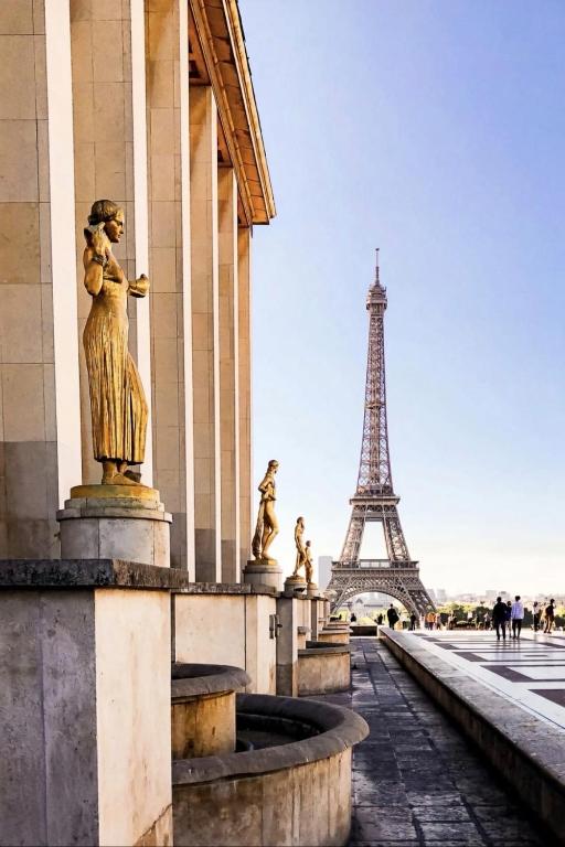 Eiffel Tower - Elegant 2 BR