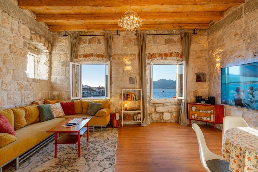 Ismaelli Palace Sunset Suite