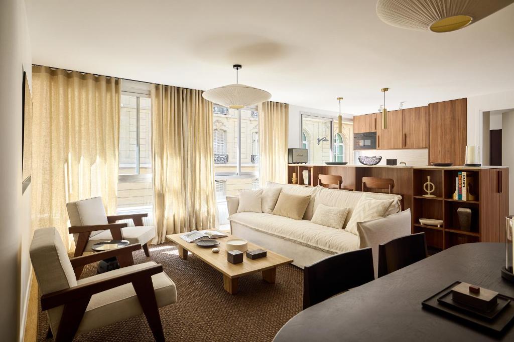 An Incredible 3-Bed 3-Bath at the Trocadéro - Eiffel Tower