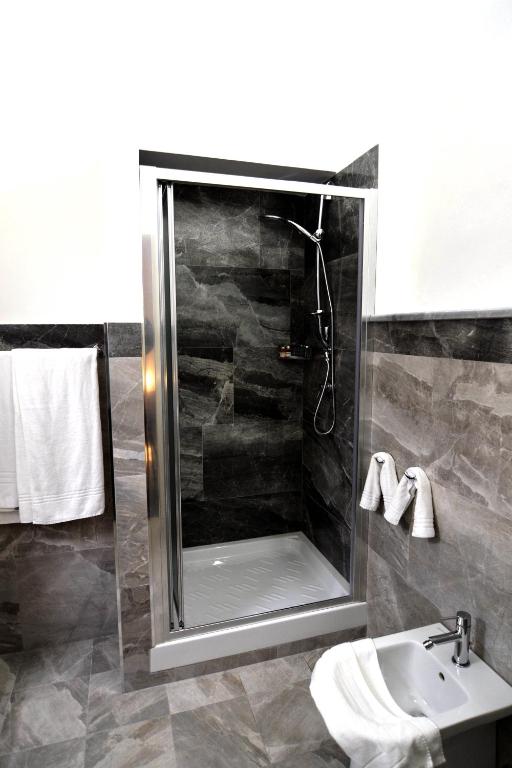 A bathroom at Residence Stendhal Guest House