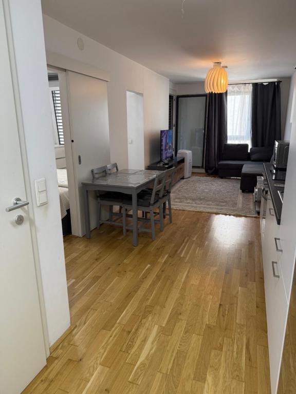 Nima's Modern Apartment