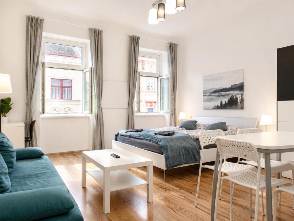 Spacious 2BR Apt with Ideal Location For Long Stay
