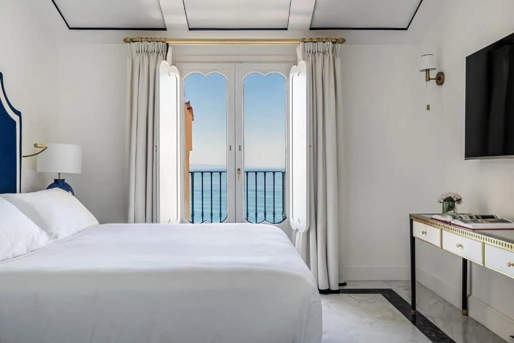 Deluxe Double or Twin Room with Sea View
