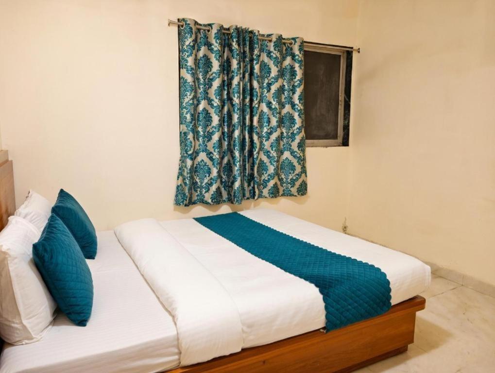 امکانات Hotel Gloww Star - Nr CSMT Railway Station & Hajj House - South Mumbai - تصویر ۴