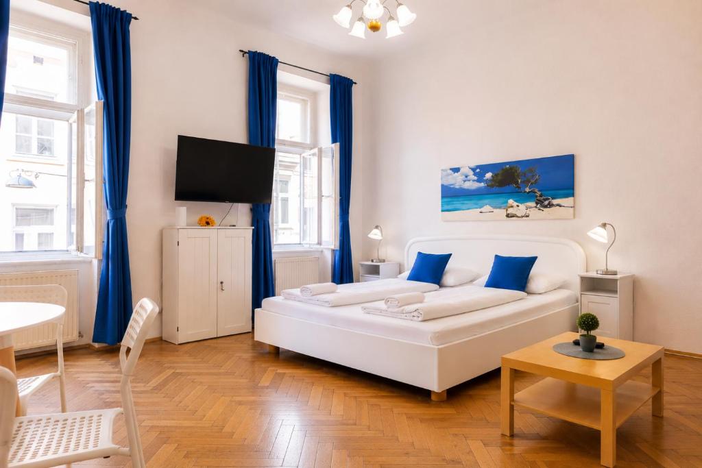Stylish 2BR, Perfect Location & Well Connected