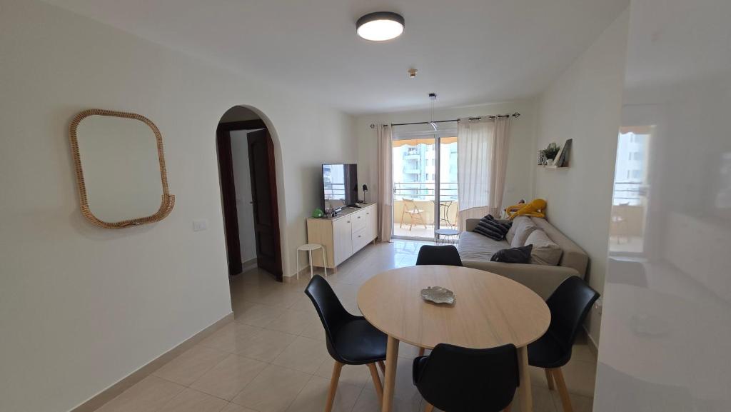 Nice 2 bedrooms apartment with ocean view