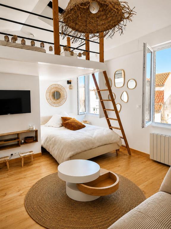 Plage à pied, face à la gare, LES SABLES D'OLONNE, maison type loft
