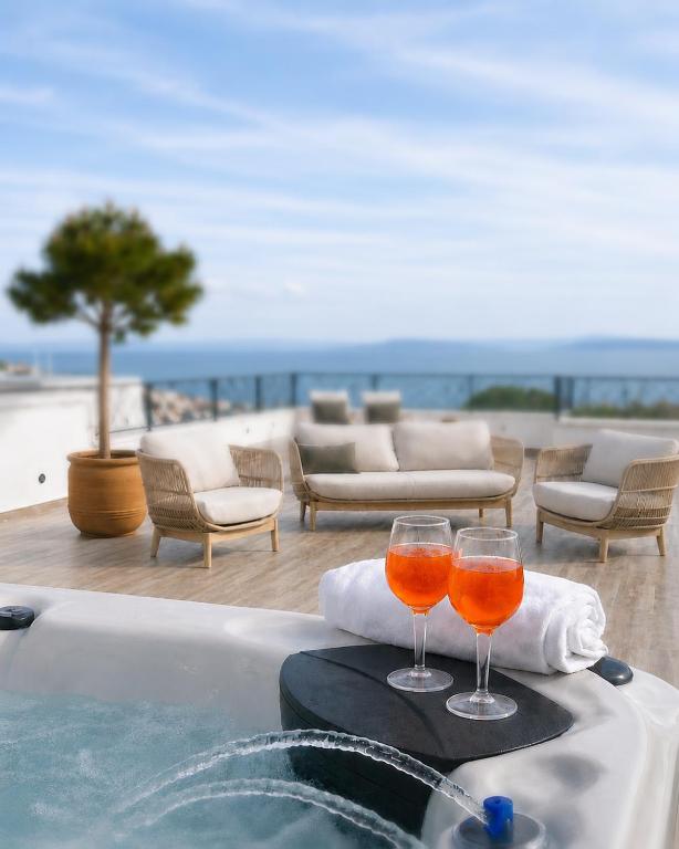 Mare Vista Rooftop Penthouse Sea View & Private Jacuzzi