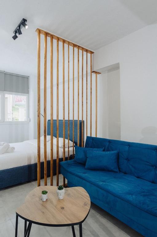 Modern & Independent Apartment - 8' from the Metro Terminal Station