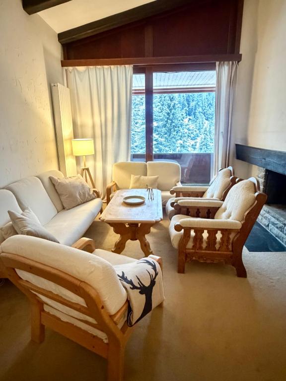 HappyLaax - Panoramic Penthouse - Pool, Sauna & Private Parking
