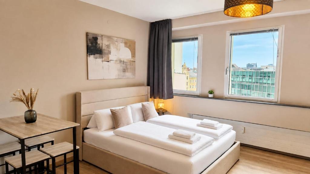 LINZ BASE STUDIO Business and Leisure, City Center