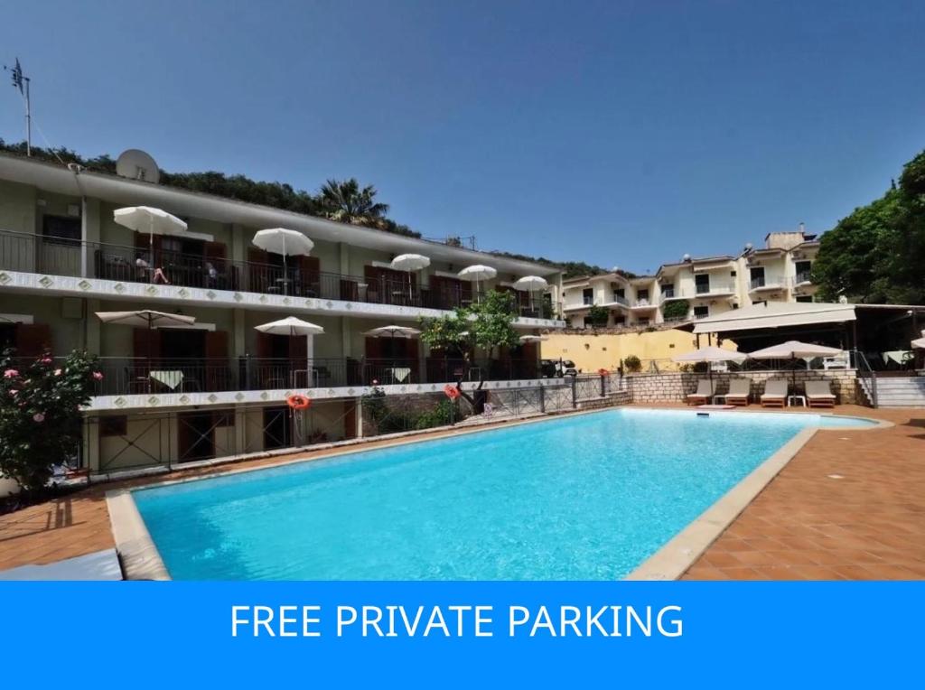 Bella Vista Hotel Studios & Apartments