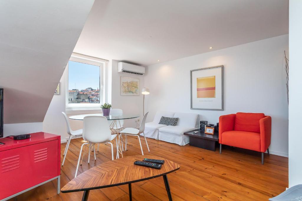 Lovely & Cozy with Amazing View & Central Location