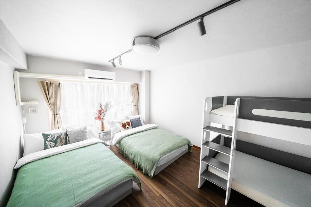 10minutes walk to Shinjuku 4beds