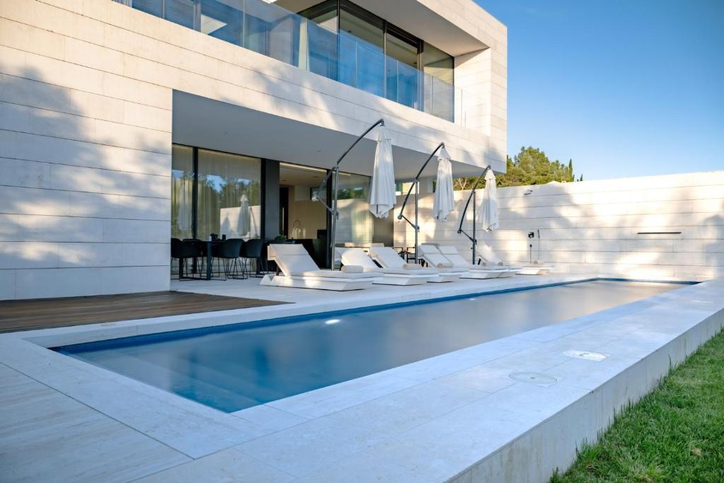 Exclusive Villa Calma I - heated pool&spa sea view