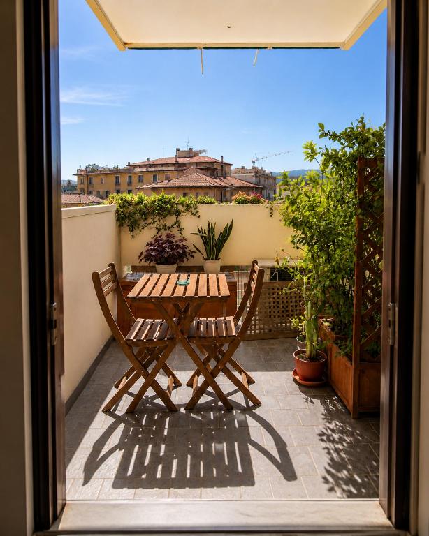 Green Balcony Apartment in Navigli