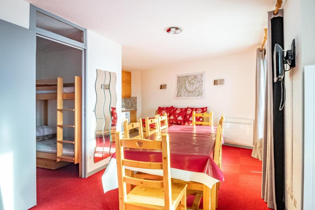 Résidence Cimes De Caron - VAL THORENS location: appartement avec un grand balcon au sud pour 8 ! MAE-9015