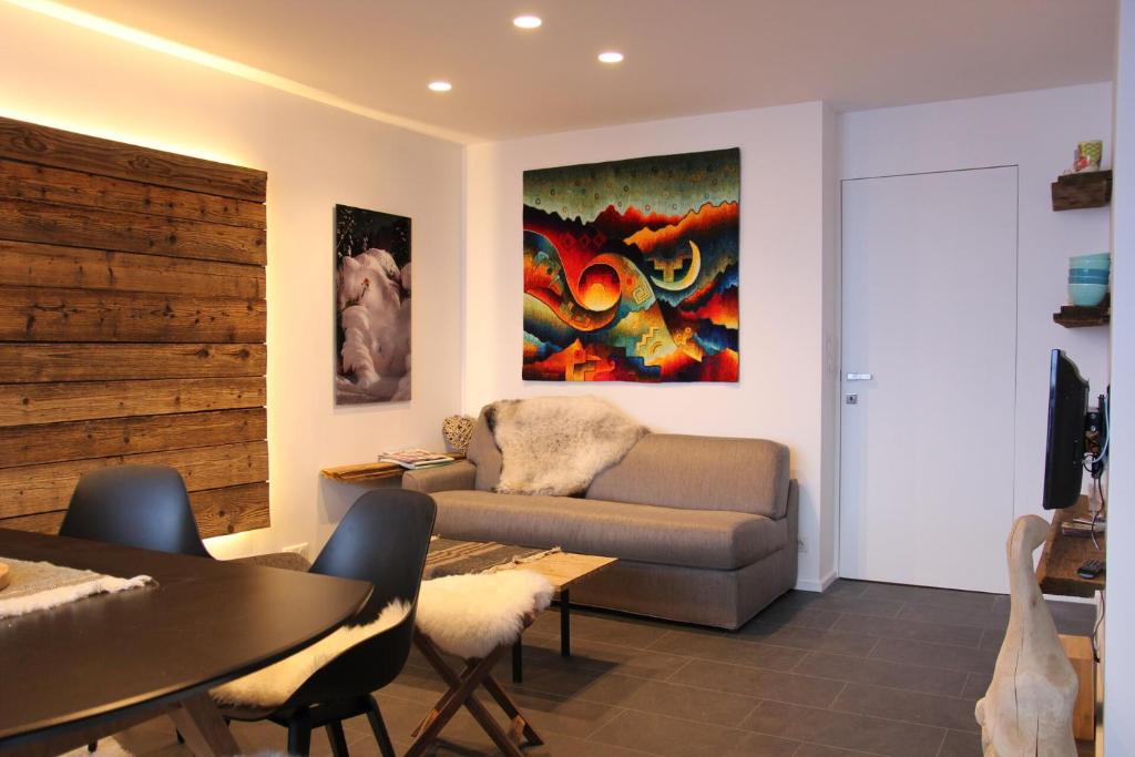 Résidence Eterlous - VAL THORENS location: appartement exceptionnel de 55 m2 dans le centre, rénovation haut de gamme MAE-9026