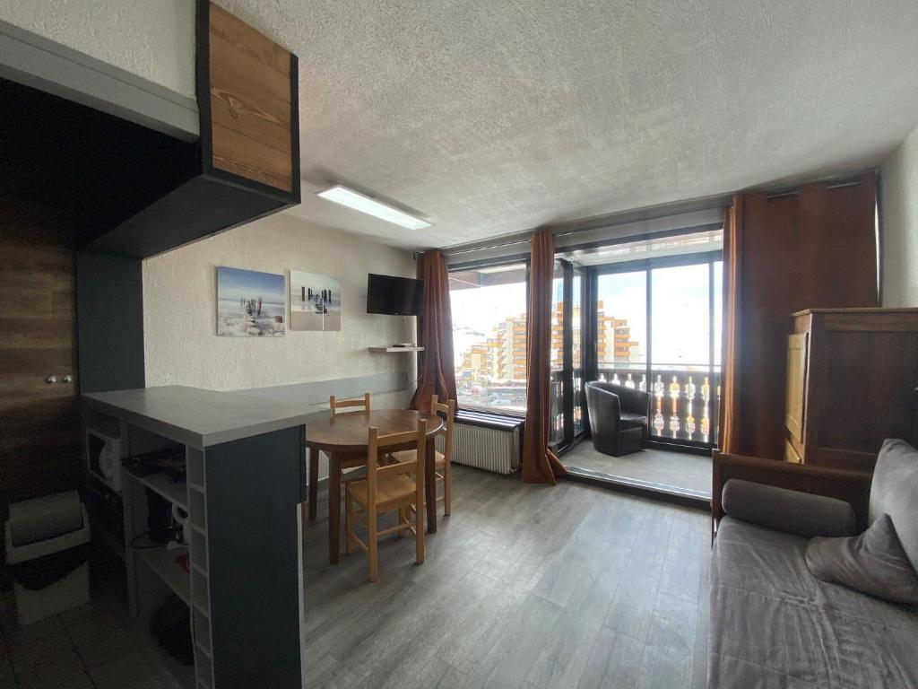 Résidence Glaciers - VAL THORENS location: studio pour 4 personnes avec balcon ensoleillé, quartier jeune et animé MAE-9077