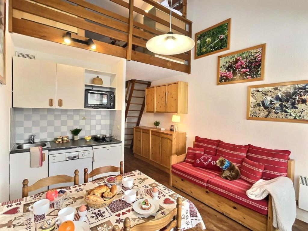 Résidence Le Chantelouve - Studio cabine avec mezzanine pour 5 personnes à Val d'Isère à 300m du centre du village et 450m des pistes MAE-1805