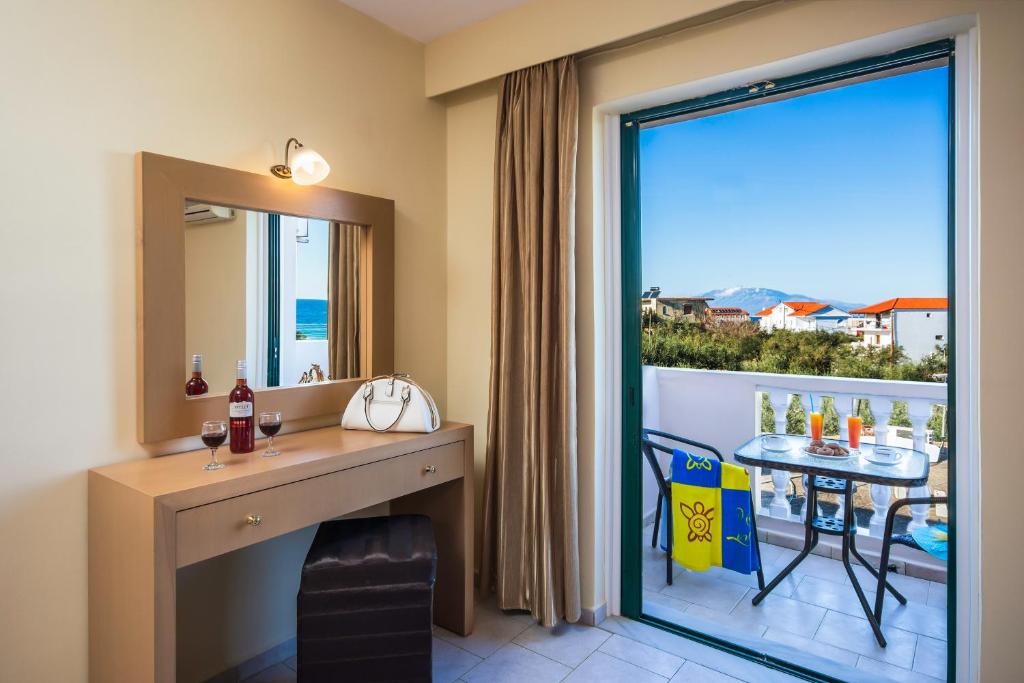 Nespecifikovaný výhled na hory nebo výhled na hory při pohledu z aparthotelu