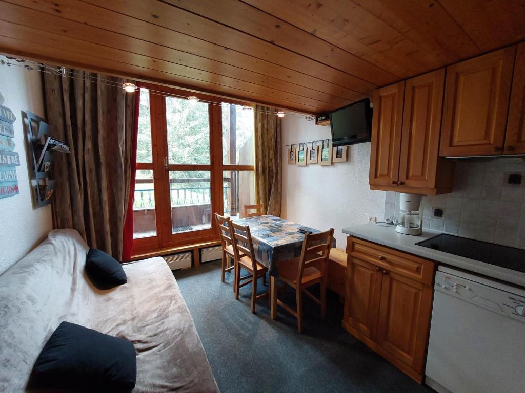 Résidence Mirantin 2 - Duplex pour 4 personnes proche des pistes et des commerces - Résidence calme dans le village de Charmettogerà Arc 1800 MAE-1980