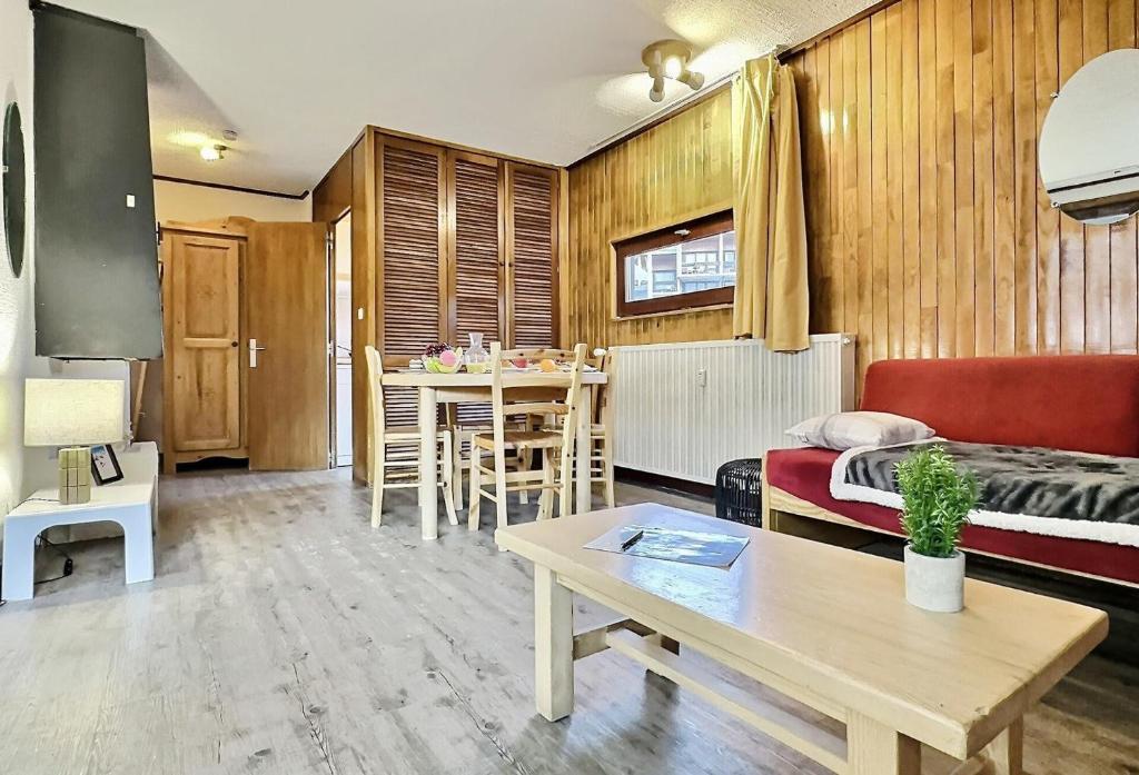 Résidence Grand Tichot B2 - Appartement 2 pièces 5 personnes à Tignes proche des pistes et des commerces dans le quartier du Val Claret. Appartement situé MAE-2055
