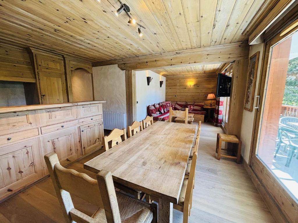 Résidence Les Brimbelles - Appartement 3 pièces pour 6 personnes situé dans le centre de Méribel proche des commerces et des pistes de ski MAE-2041