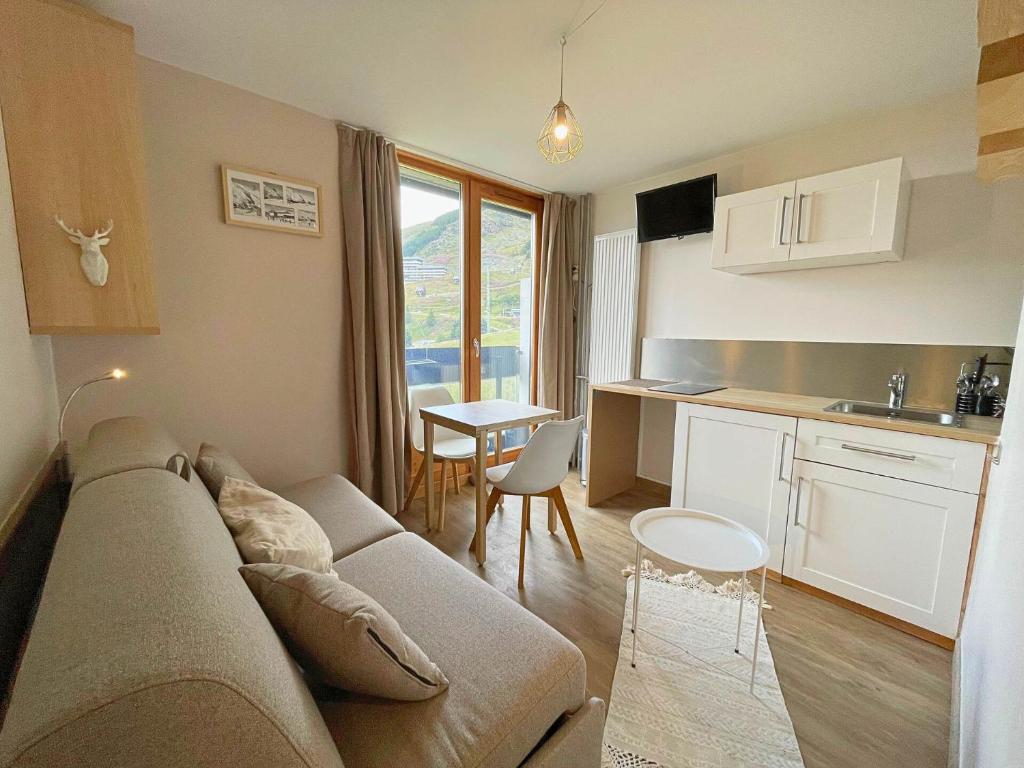 Résidence Dorons - Charmant studio pour 2 ppersonnes ski au pieds au coeur des Ménuires idéal couple MAE-6134