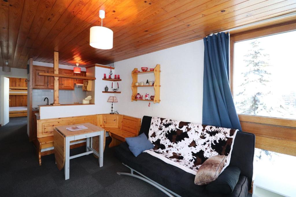 Résidence Roches Rouges A - Appartement calme et près des pistes. MAE-2474