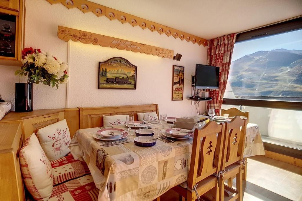 Résidence Danchet - Appartement duplex ensoleillé · Départ et retour skis aux pieds · Balcon MAE-9994