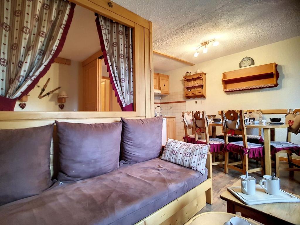 Résidence Boedette A - Appartement confortable · Départ et retour skis aux pieds · Balcon MAE-1004