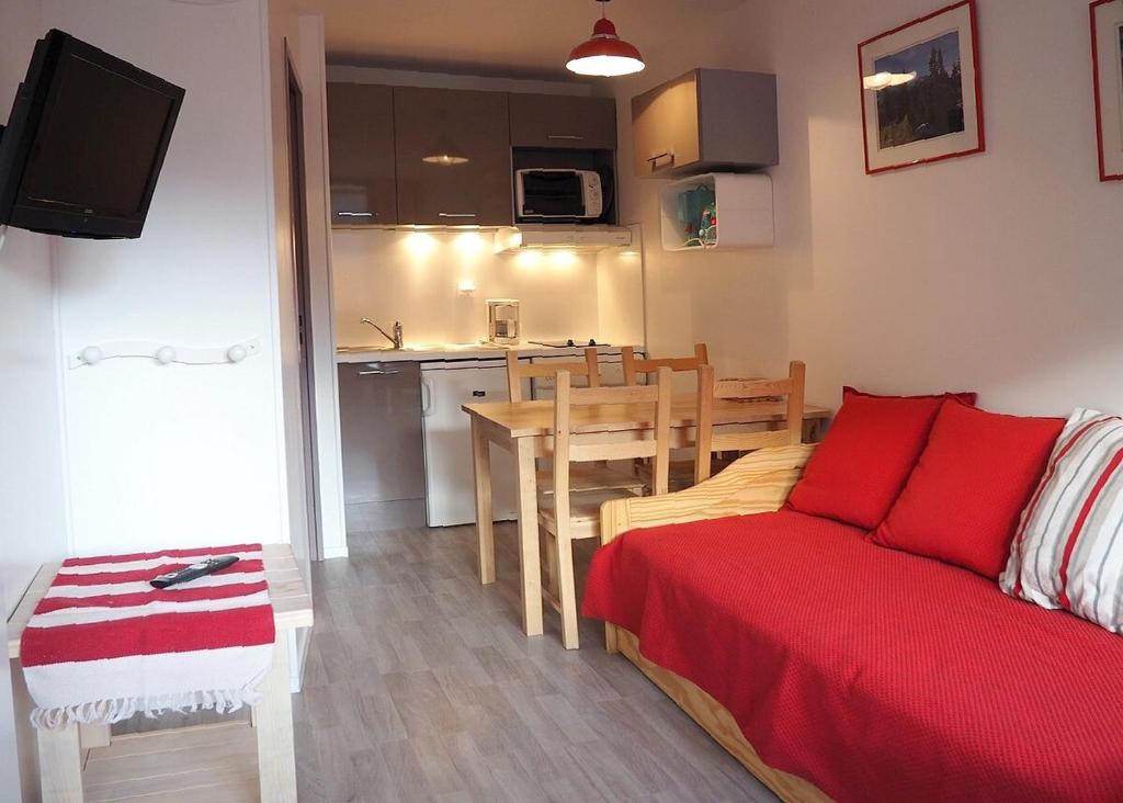 Résidence Boedette D - Appartement rénové · Départ et retour skis aux pieds · Balcon MAE-1214